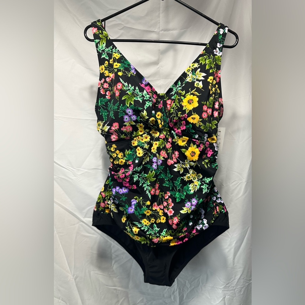 Croft & Barrow women's one-piece swimsuit, Woman’s Bathing Suit.